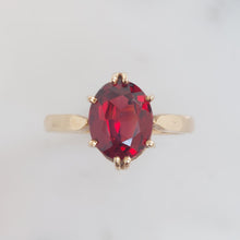 Load image into Gallery viewer, Vintage 2.30ct Garnet Solitaire Ring
