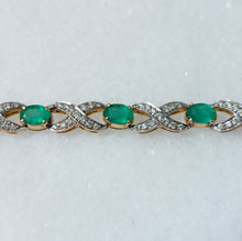 Load image into Gallery viewer, 5cts Emerald and Diamond Kiss Bracelet in 14ct gold
