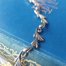 Load image into Gallery viewer, Vintage Silver Leaf Link Necklace
