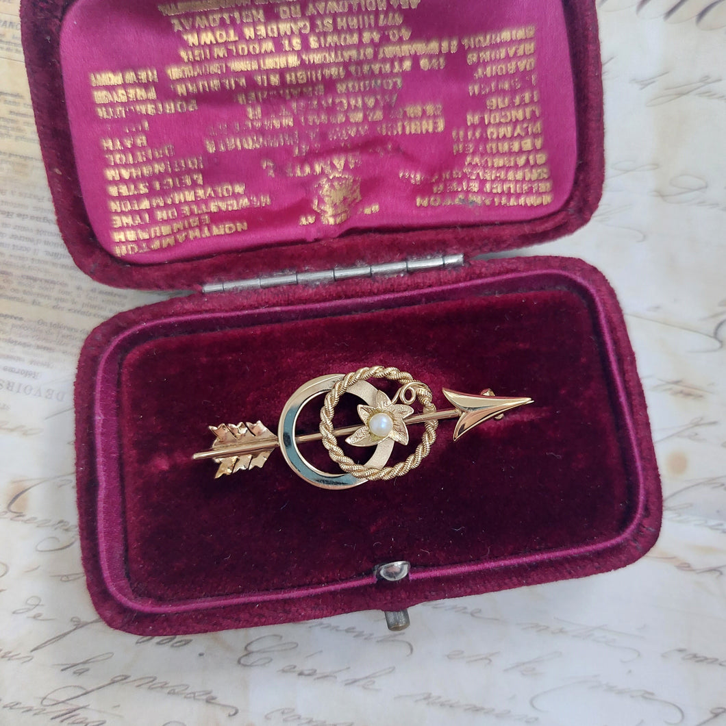Antique Art Deco Arrow Pearl Set Brooch in 9ct Gold