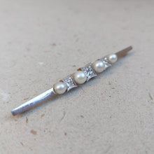 Load image into Gallery viewer, Early Art Deco Antique 1.10ct Old Cut Diamond and Pearl Bar Brooch
