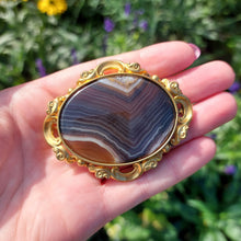 Load image into Gallery viewer, Early Victorian Antique Agate Pinchbeck Brooch
