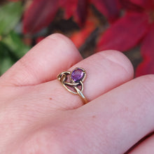 Load image into Gallery viewer, Vintage Scottish Amethyst Gold Knot Ring
